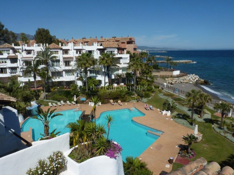 1477HFA | Penthouse in Marbella – Puerto Banus – € 2,750,000 – 5 beds, 5 baths