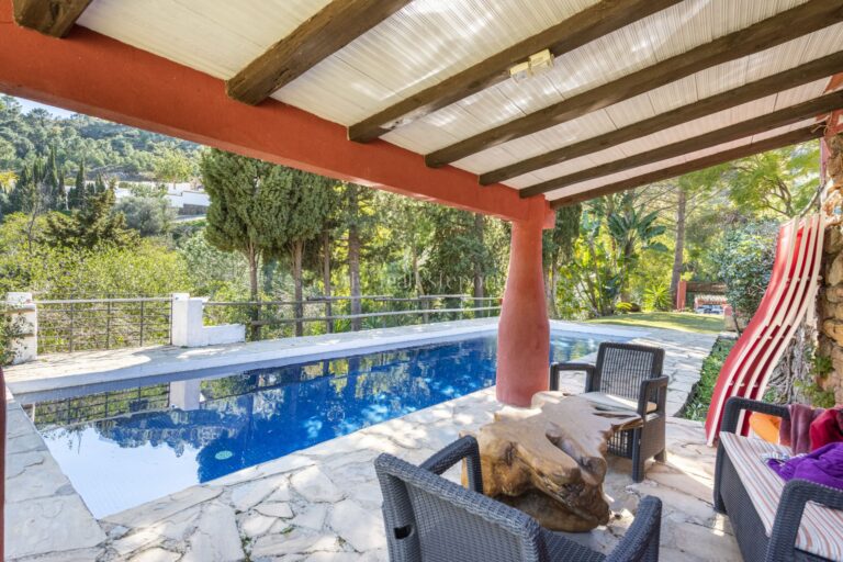 2290HFV | Villa in Benahavis – € 2,395,000 – 9 beds, 4 baths