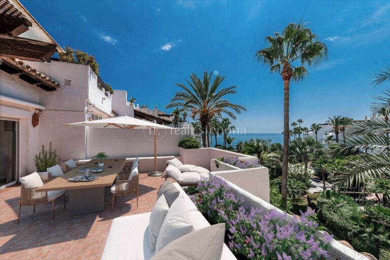 1603HFA | Penthouse in Marbella – Puerto Banus – € 2,750,000 – 5 beds, 5 baths