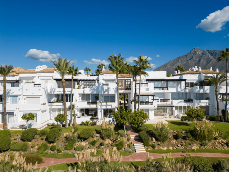 2482HFA | Apartment in Marbella Golden Mile – € 6,995,000 – 3 beds, 2 baths