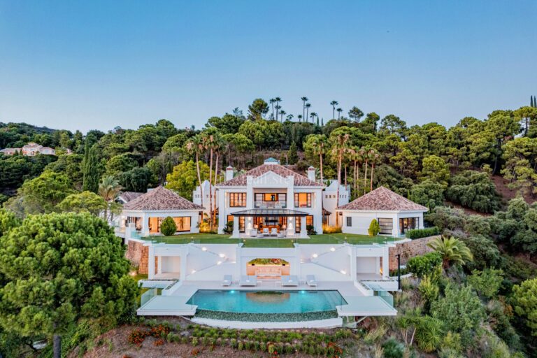 2460HFV | Villa in Benahavis – € 14,900,000 – 6 beds, 6 baths