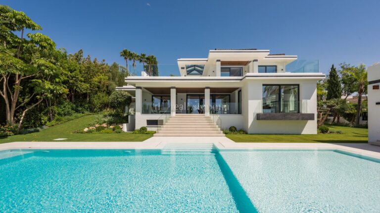 5196HFV | Villa in Benahavis – € 4,995,000 – 4 beds, 4 baths