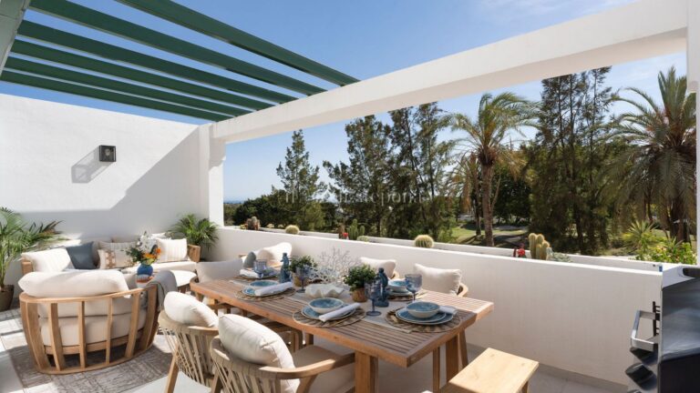 2577HFA | Apartment in Benahavis – € 675,000 – 3 beds, 2 baths