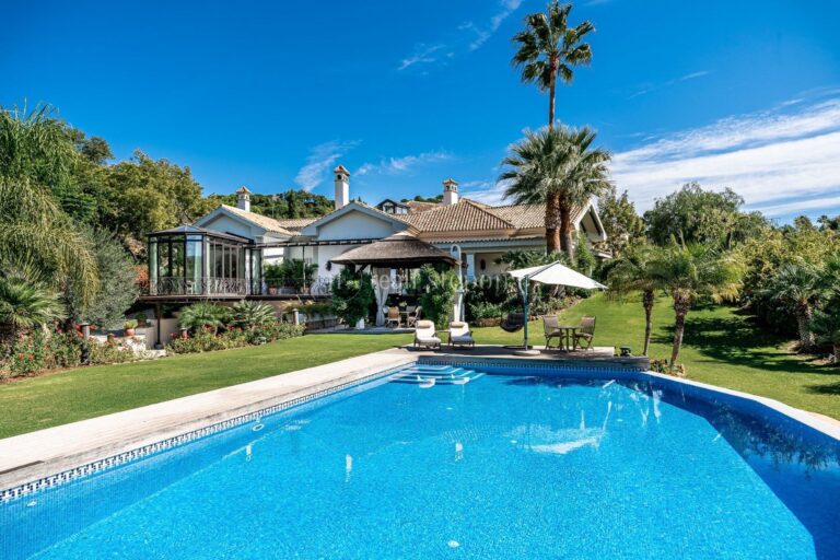 5235HFV | Villa in Benahavis – € 4,990,000 – 6 beds, 6 baths