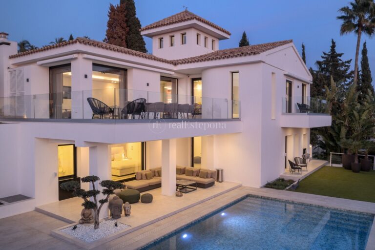 5243HFV | Villa in Marbella East – € 3,300,000 – 4 beds, 4 baths