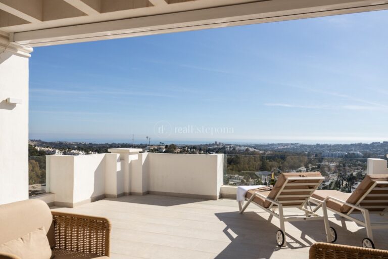 2615HFA | Apartment in Nueva Andalucia – € 1,595,000 – 2 beds, 3 baths