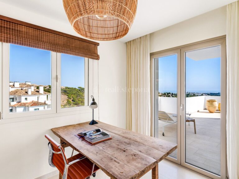 2616HFA | Penthouse in Nueva Andalucia – € 3,685,000 – 5 beds, 4 baths