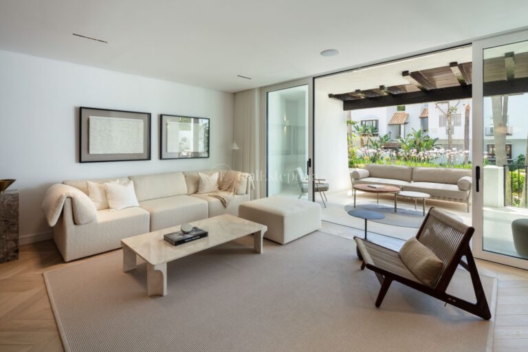 2620HFA | Apartment in Marbella Golden Mile – € 4,695,000 – 3 beds, 3 baths