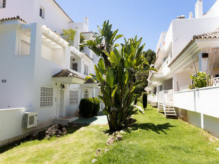 R4714354 | Middle Floor Apartment in Río Real – € 332,500 – 2 beds, 2 baths