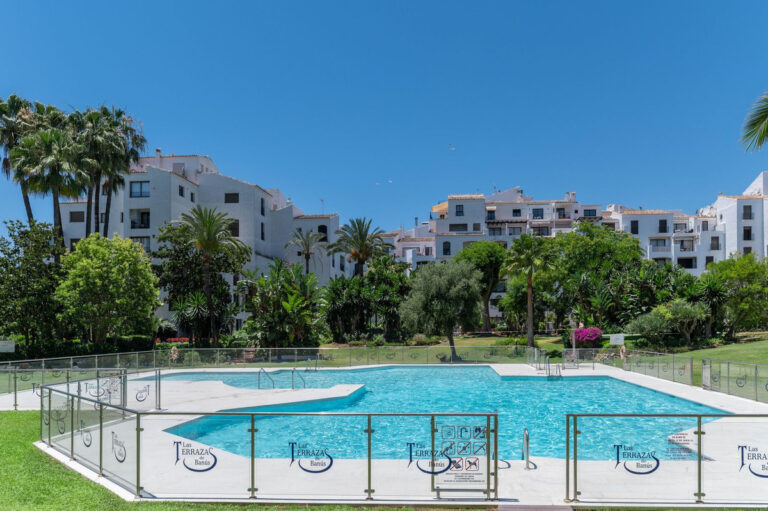 R4774174 | Middle Floor Apartment in Puerto Banús – € 850,000 – 3 beds, 2 baths