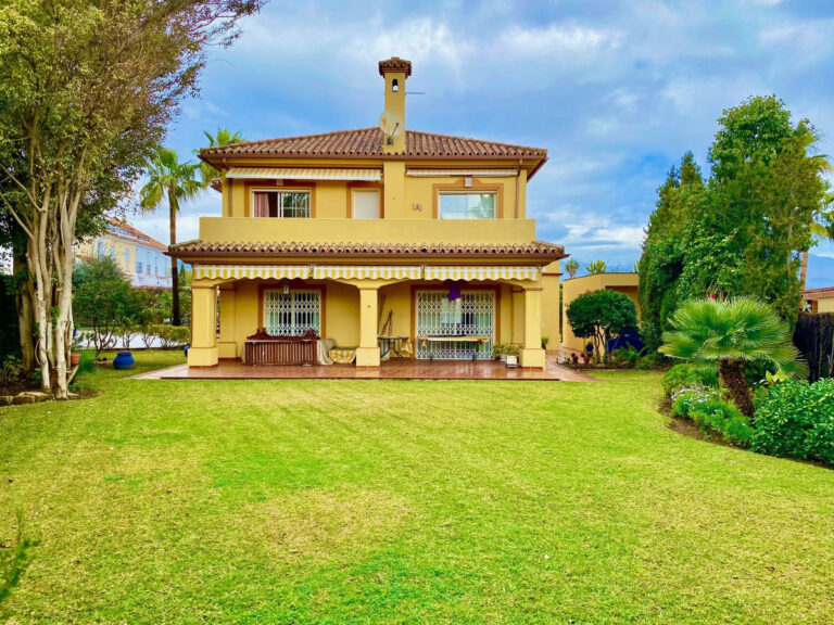 R4266268 | Detached Villa in Atalaya – € 900,000 – 4 beds, 2.5 baths