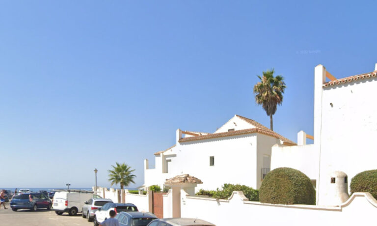 R4741729 | Townhouse in Marbella – € 1,100,000 – 4 beds, 3 baths