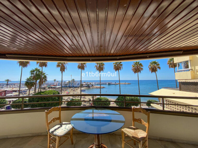 R4434550 | Middle Floor Apartment in Marbella – € 1,460,000 – 3 beds, 3 baths