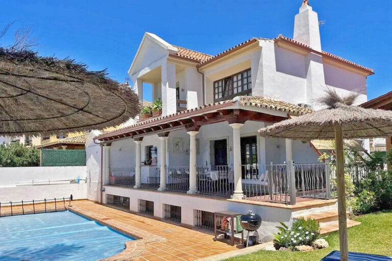 R4830766 | Detached Villa in San Pedro de Alcántara – € 1,480,000 – 6 beds, 4 baths