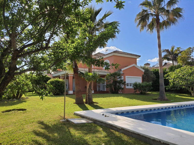 R4109128 | Detached Villa in Estepona – € 1,550,000 – 4 beds, 5 baths