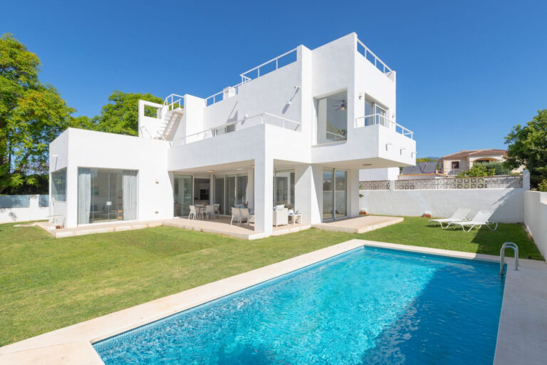 R4715818 | Detached Villa in San Pedro de Alcántara – € 1,598,000 – 5 beds, 4 baths