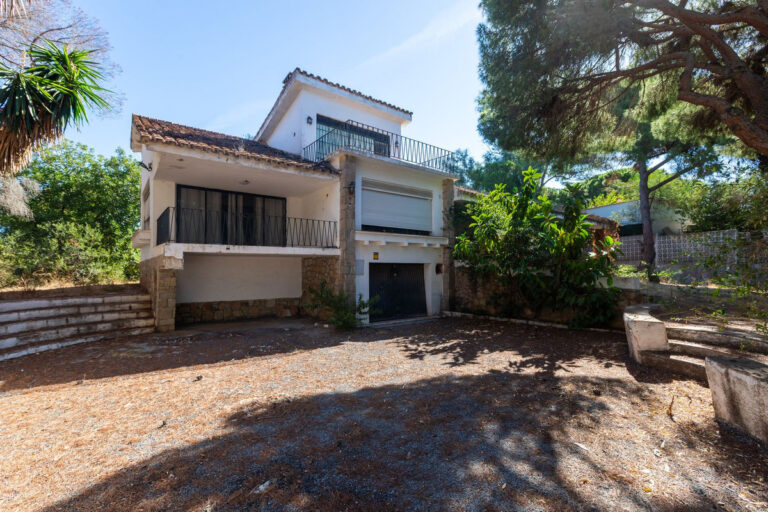 R2925413 | Detached Villa in Elviria – € 1,895,000 – 4 beds, 2 baths