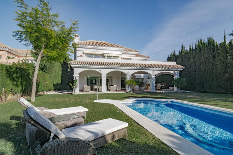 R4836289 | Detached Villa in Nueva Andalucía – € 2,295,000 – 4 beds, 3.5 baths