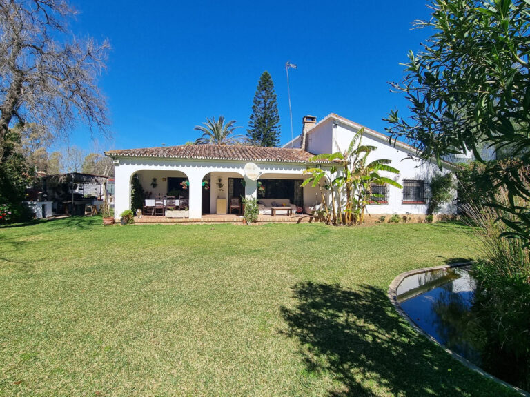 R4273192 | Detached Villa in Puerto Banús – € 2,675,000 – 4 beds, 3 baths