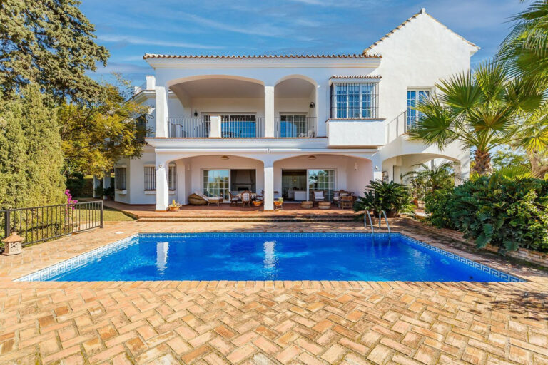 R4230130 | Detached Villa in El Rosario – € 3,250,000 – 5 beds, 4 baths