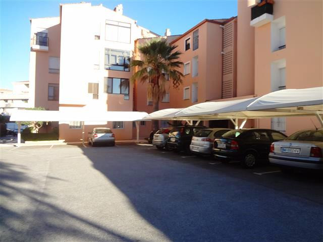 R126116 | Middle Floor Apartment in Nueva Andalucía – € 450,000 – 3 beds, 2 baths