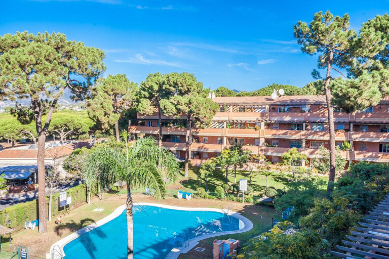 R4854535 | Penthouse in Elviria – € 495,000 – 2 beds, 2 baths