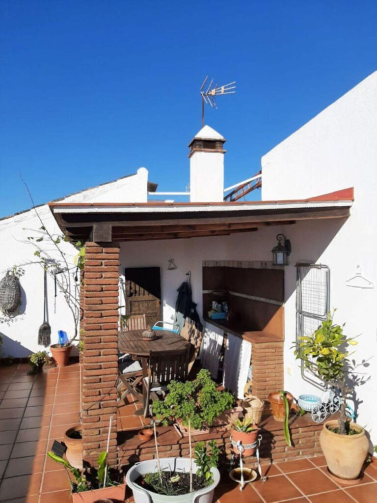 R4605922 | Semi-Detached House in Estepona – € 550,000 – 2 beds, 2 baths