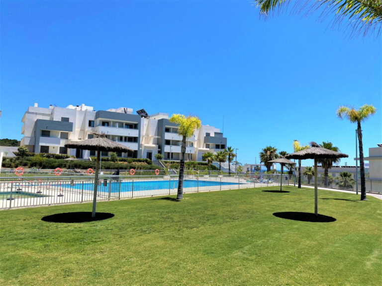 R4881619 | Penthouse in Estepona – € 395,000 – 2 beds, 2 baths