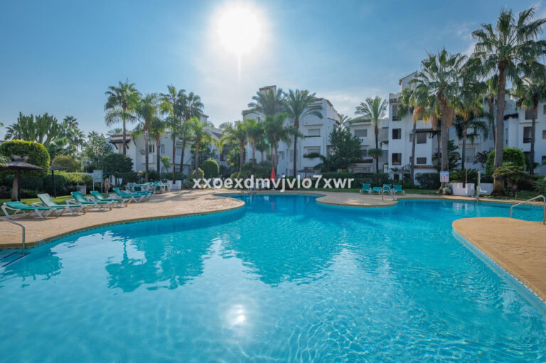 R4853587 | Penthouse in Estepona – € 595,000 – 3 beds, 3 baths