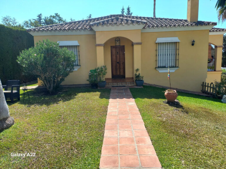 R4376122 | Detached Villa in Estepona – € 610,000 – 3 beds, 2 baths