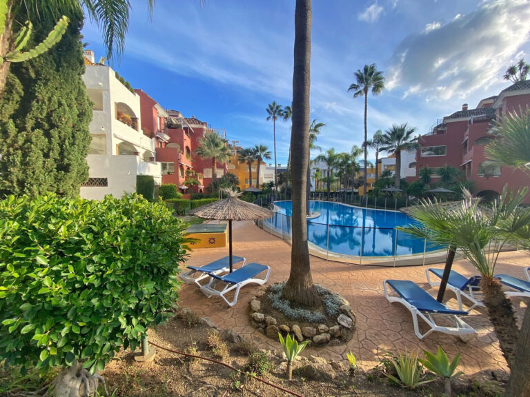 R4870948 | Middle Floor Apartment in Marbella – € 660,000 – 2 beds, 2 baths