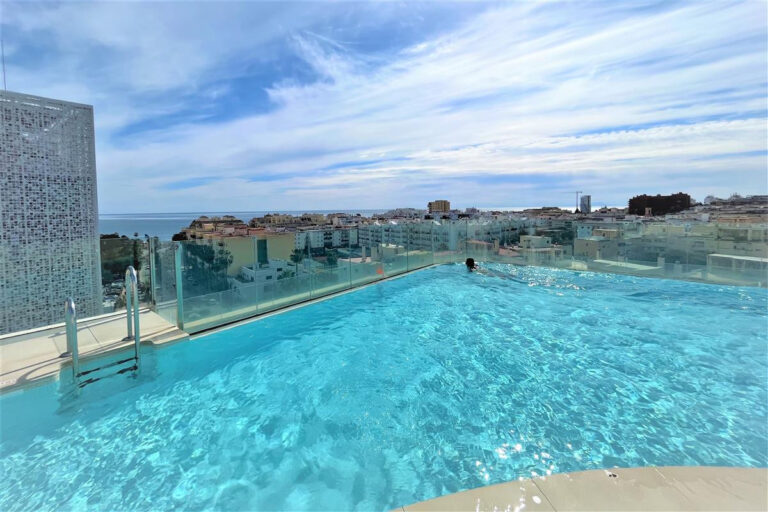 R4790533 | Middle Floor Apartment in Estepona – € 675,000 – 2 beds, 2 baths