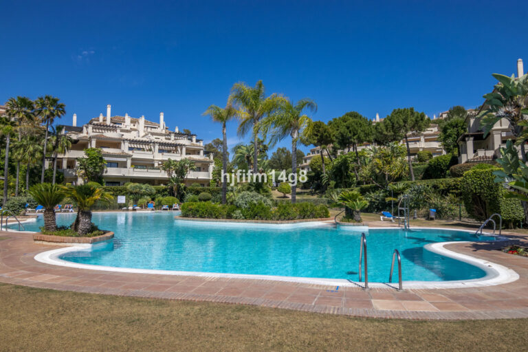 R4741282 | Ground Floor Apartment in Benahavís – € 680,000 – 4 beds, 2.5 baths