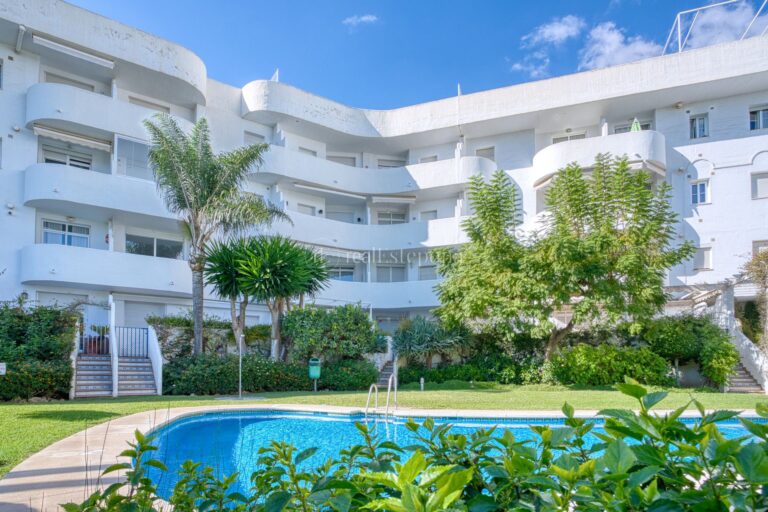 4623MLGF | Ground Floor Apartment in Marbella Golden Mile – € 695,000 – 2 beds, 2 baths