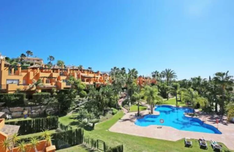 527-02346P | Semi Detached House in Benahavis – € 825,000 – 4 beds, 3 baths