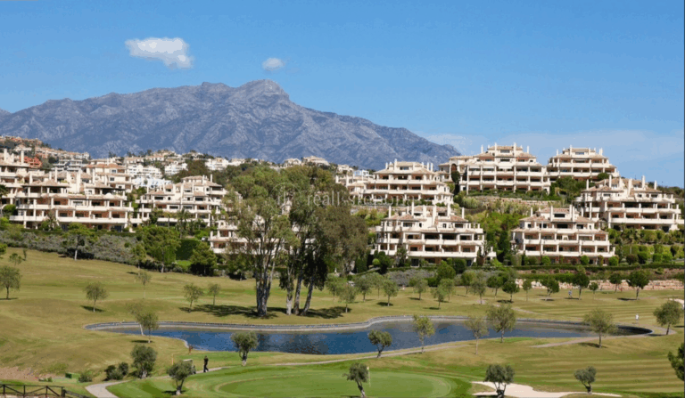300-00965P | Apartment in Benahavis – € 585,000 – 3 beds, 3 baths