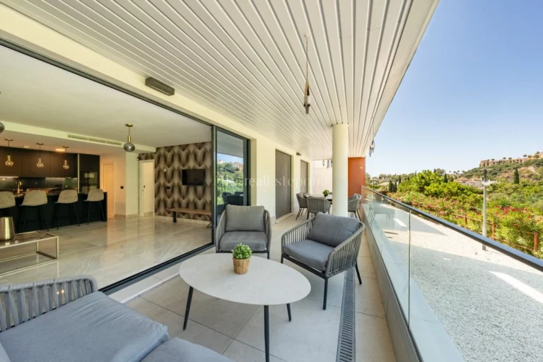 613-00235P | Ground Floor Apartment in Benahavis – € 790,000 – 3 beds, 2 baths