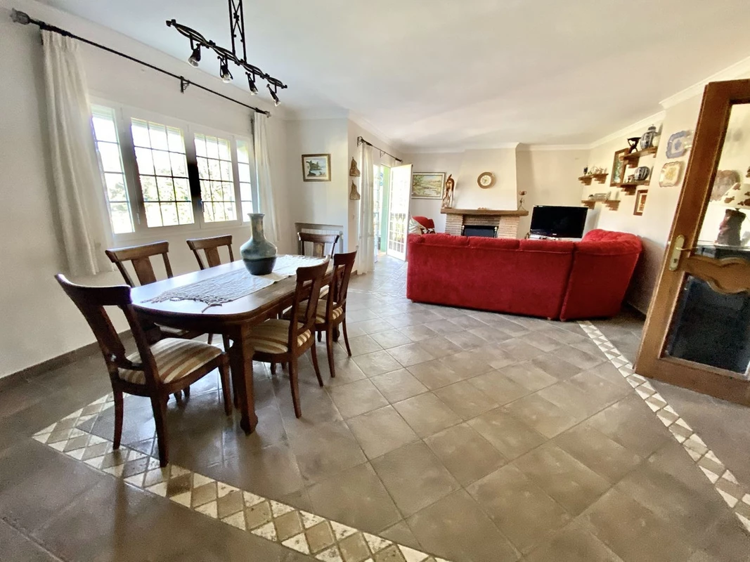 8-e64a9055bba3e77ac8aca3b893cdf826