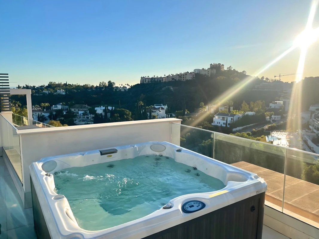 2-5bd7b9d04b45e33852eaf0ec6670150d