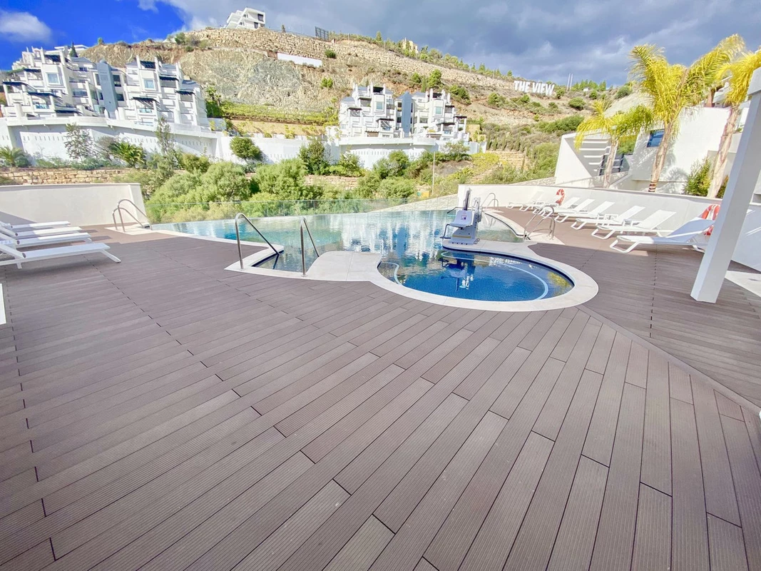 2-5bd7b9d04b45e33852eaf0ec6670150d