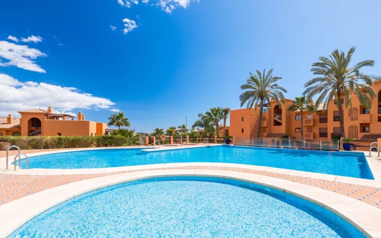 R5105977 | Penthouse Duplex in Benahavís – € 530,000 – 3 beds, 2 baths