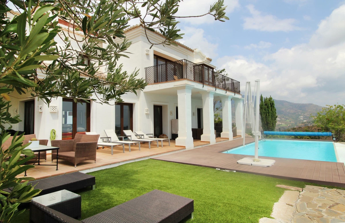 2-5bd7b9d04b45e33852eaf0ec6670150d