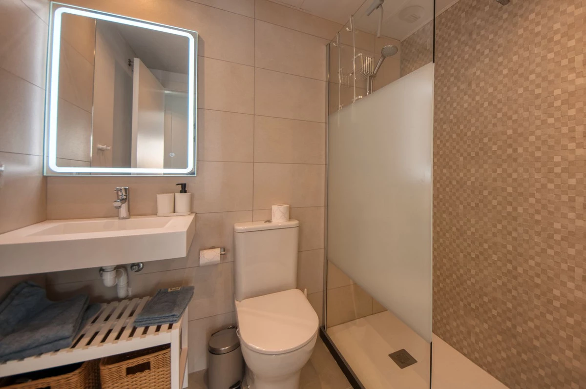 9-467d0cee5b725f3ef65f102a0c2e69c0