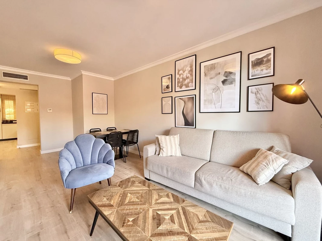 2-5bd7b9d04b45e33852eaf0ec6670150d