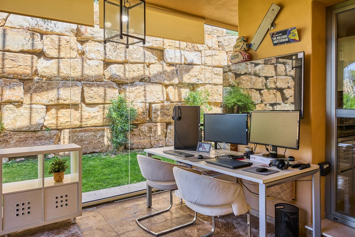 8-e64a9055bba3e77ac8aca3b893cdf826