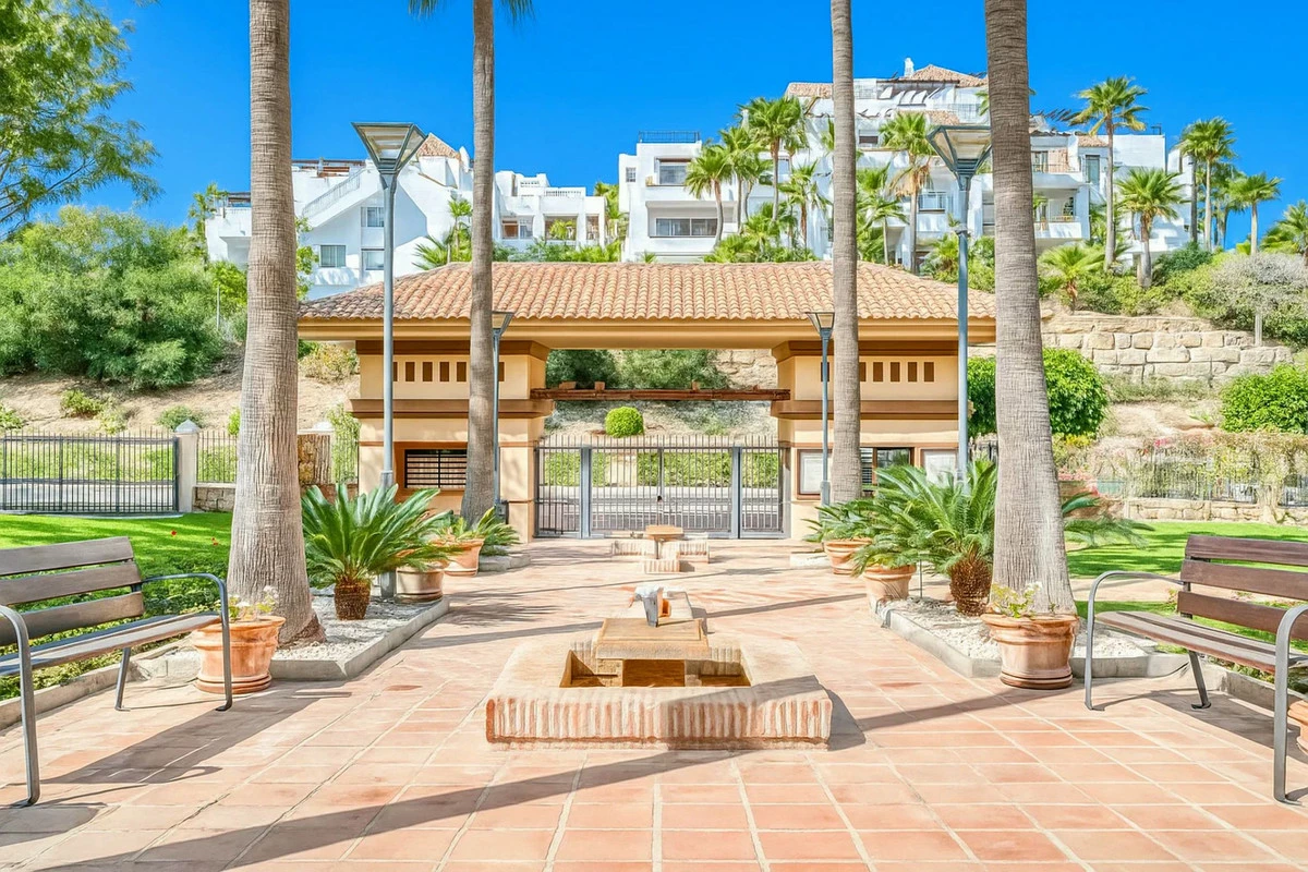 1-7980e48d732b6fc85c14b43b94d2aa54