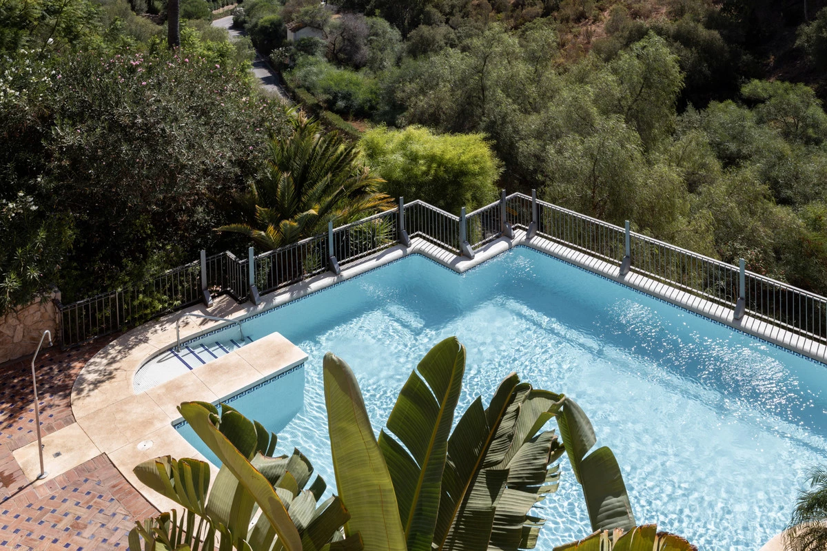 1-7980e48d732b6fc85c14b43b94d2aa54