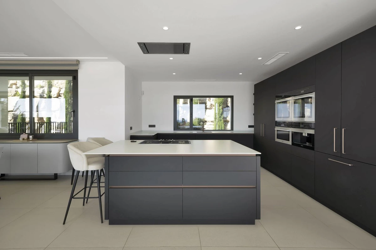 8-e64a9055bba3e77ac8aca3b893cdf826