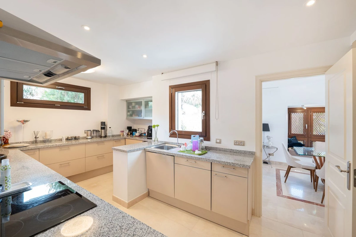 7-aa4cc561180b369757c0bb4af9886cd3