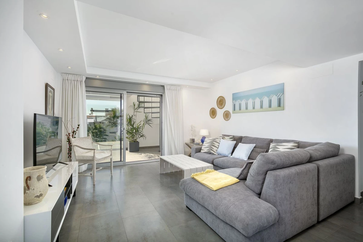 2-5bd7b9d04b45e33852eaf0ec6670150d